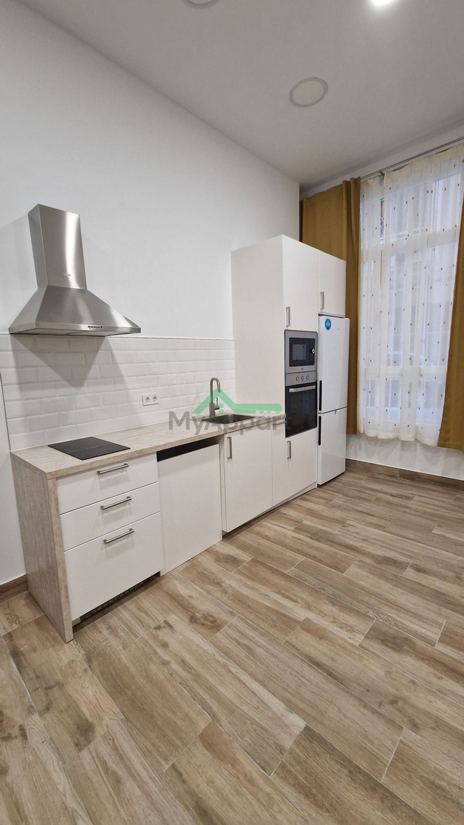 Estudio luminoso a estrenar cocina equipada — foto 11