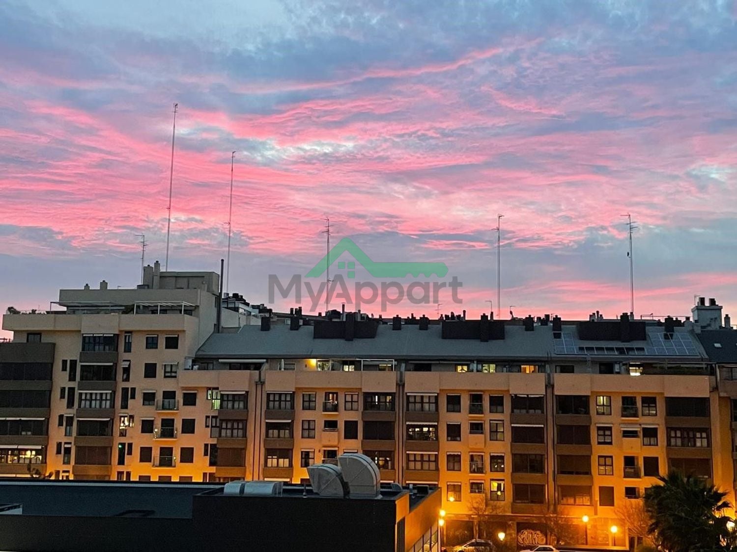 Piso amueblado y reformado con garaje — foto 2