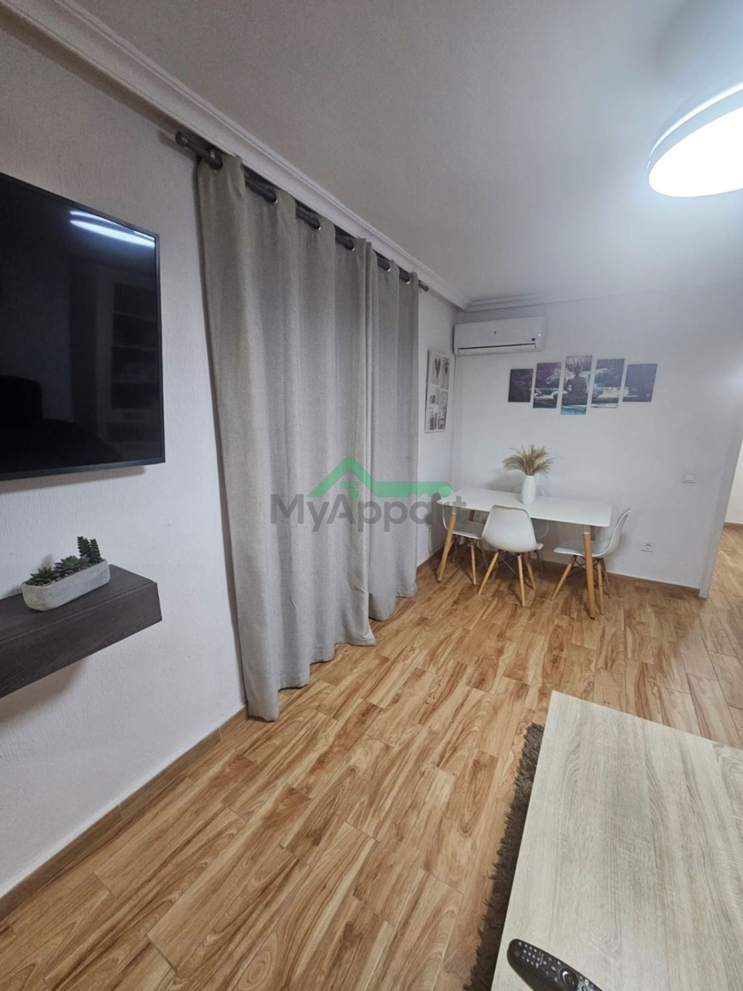Piso reformado luminoso amueblado con terraza — foto 2