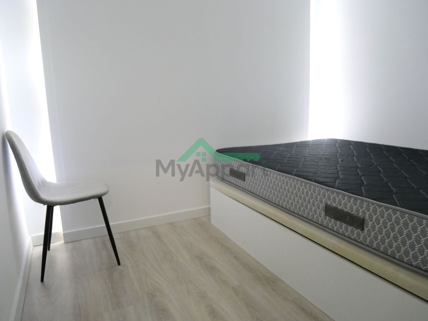 Piso reformado con balcón — foto 3