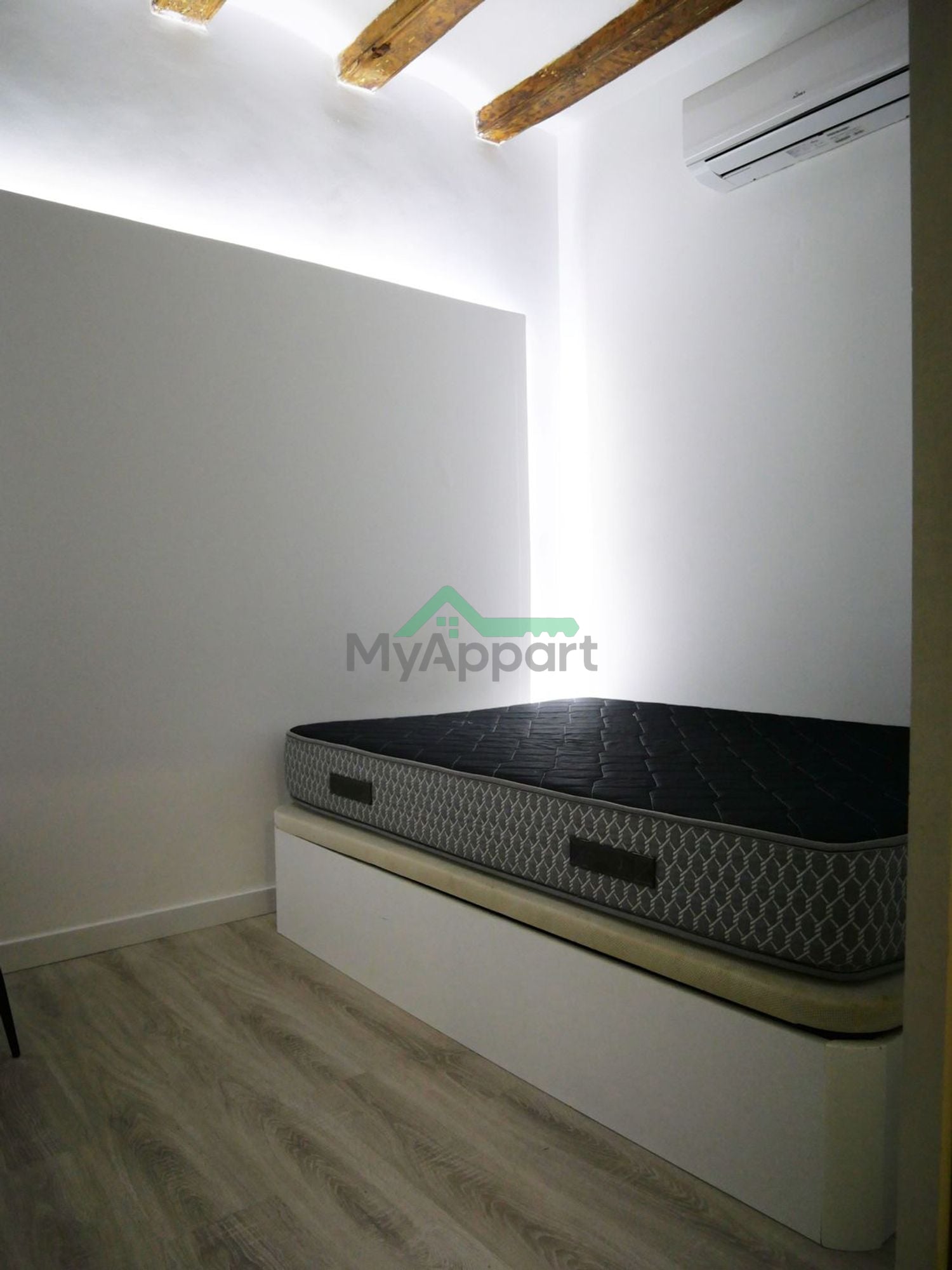 Piso reformado con balcón — foto 4
