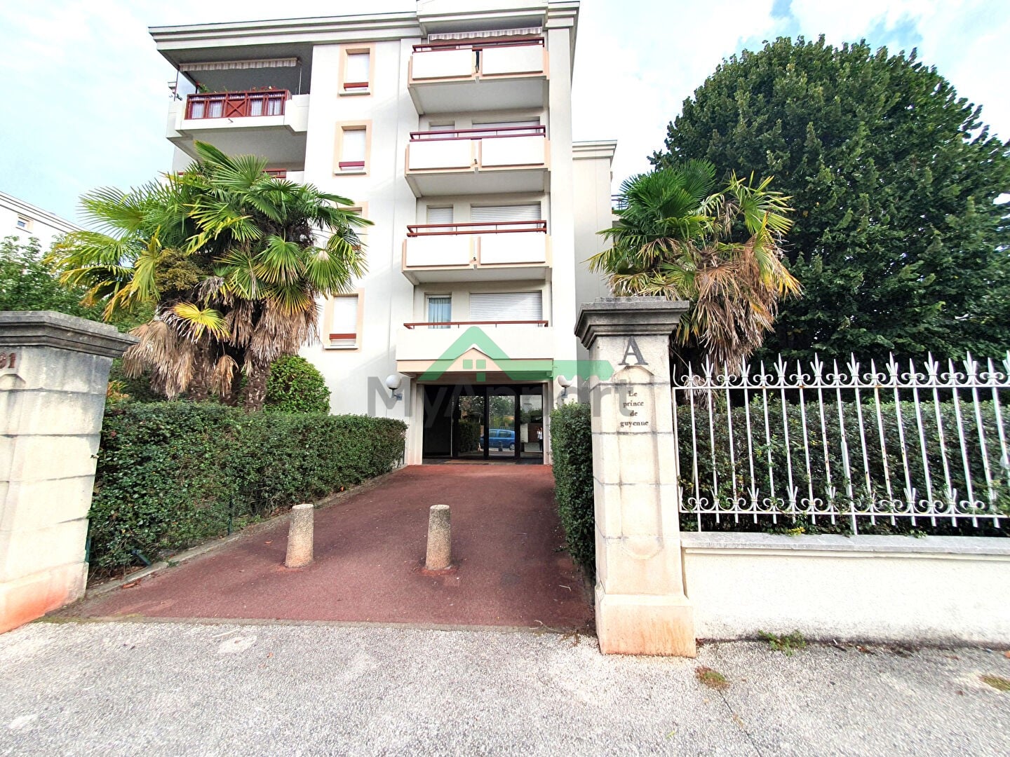 À TALENCE               À louer            Appartement                    2 pièces                    42 m2 — photo 7