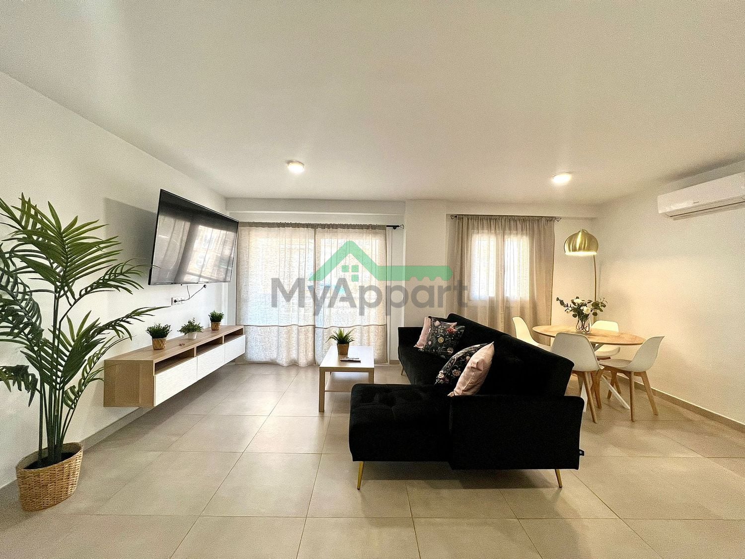 Piso meublé luminoso con balcón — foto 1