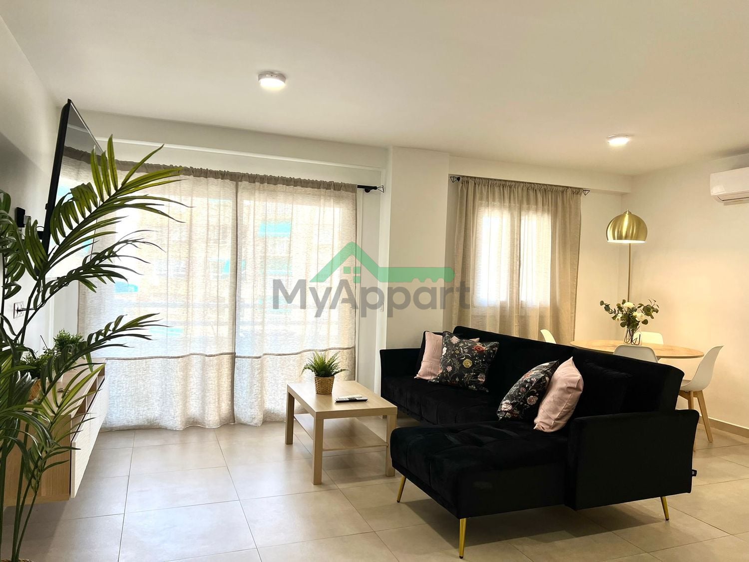 Piso meublé luminoso con balcón — foto 3