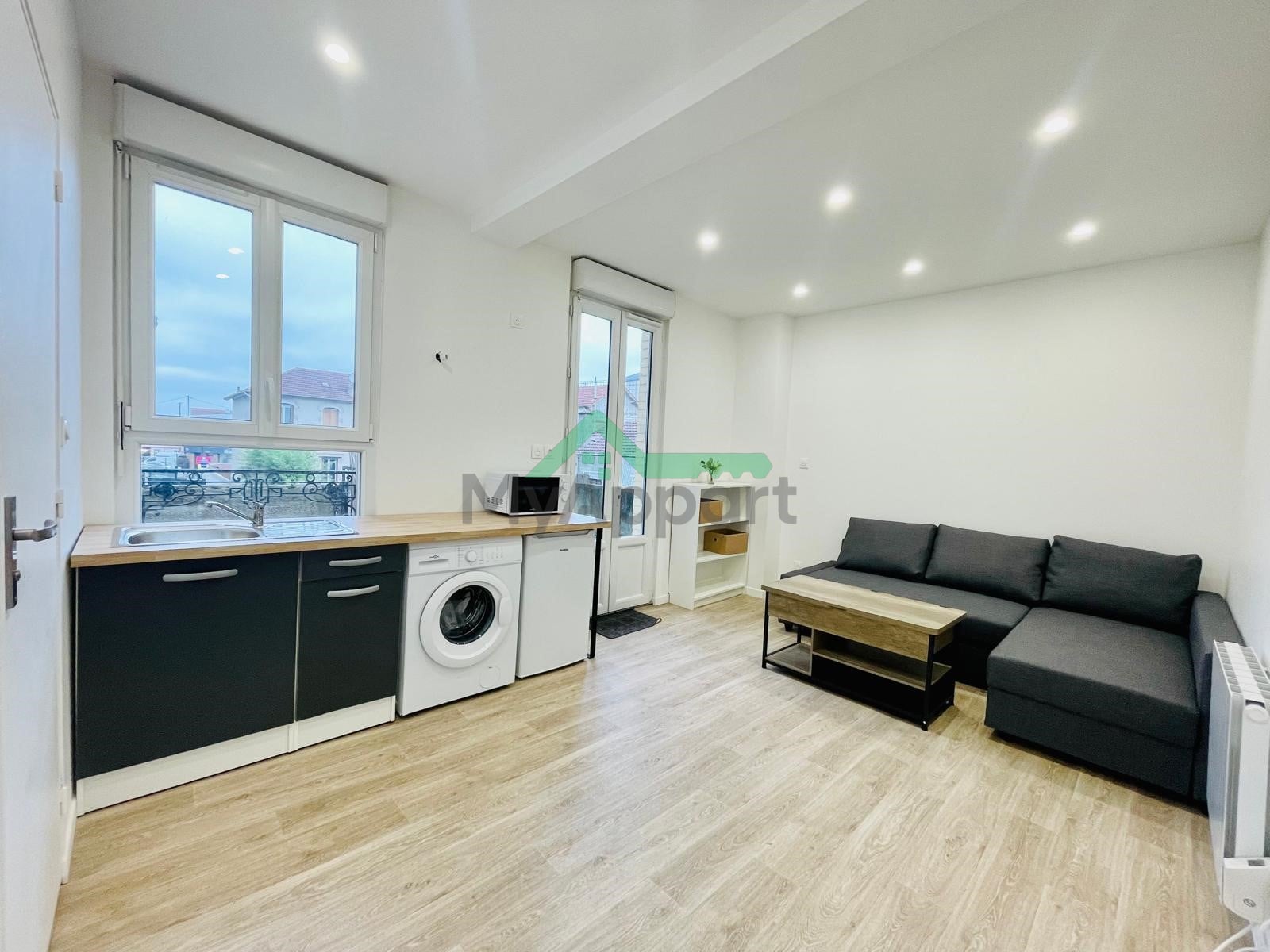 Studio meublé rénové grande terrasse à Bezons