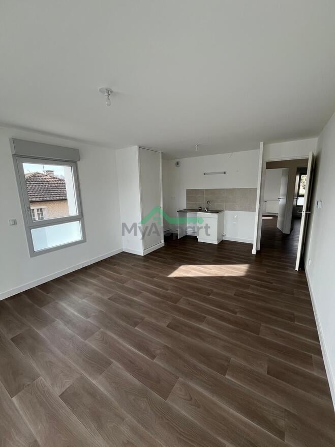 Appartement 4 pièces avec balcon et parking — photo 1