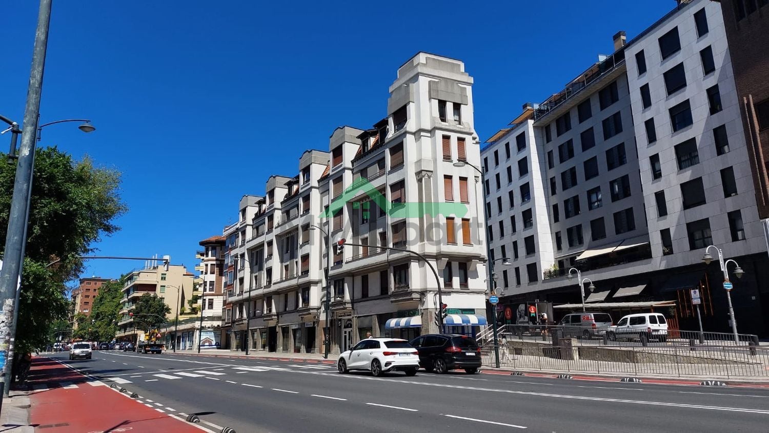 Piso luminoso amueblado con ascensor — foto 1
