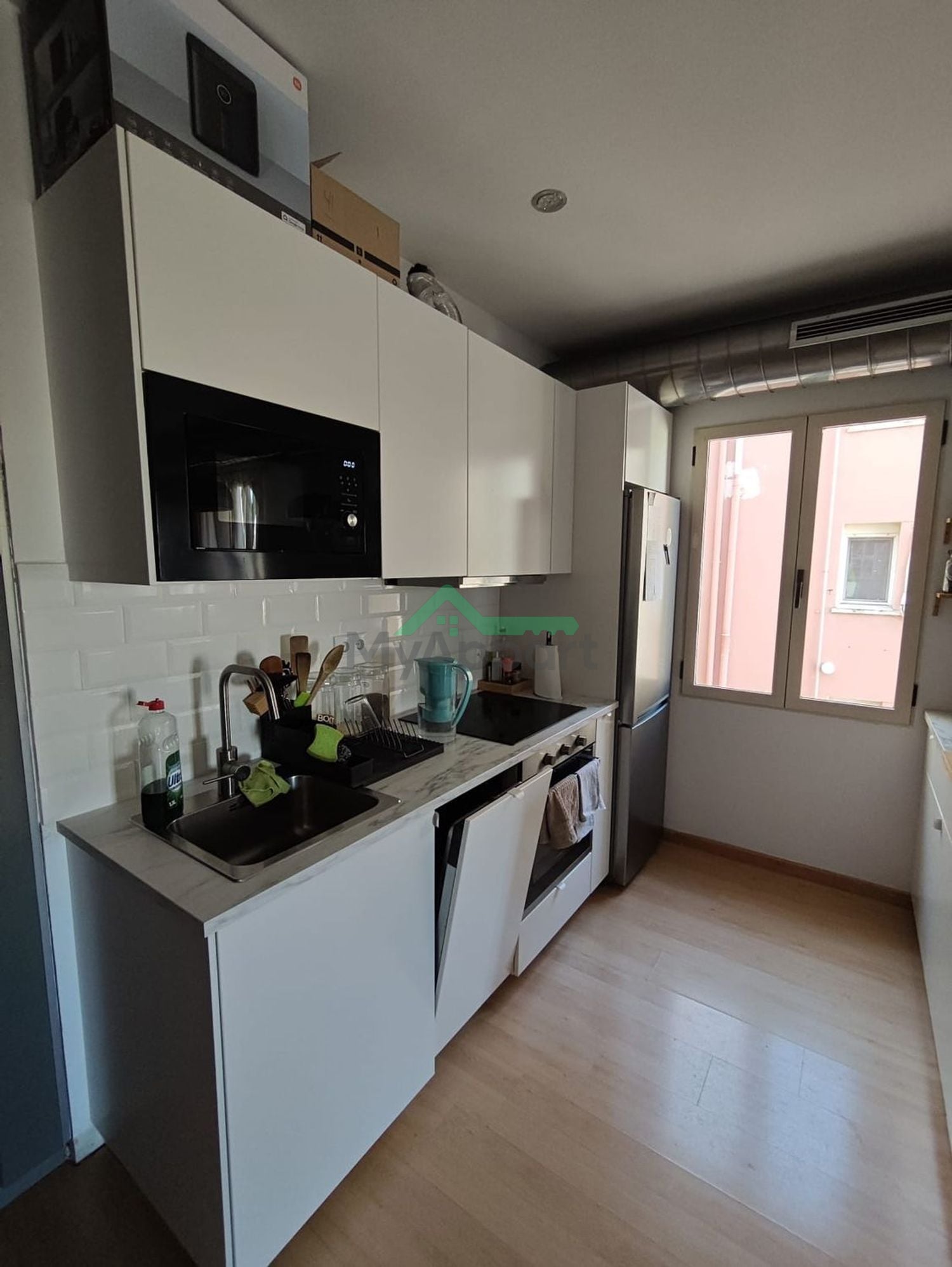 Piso reformado luminoso cocina equipada — foto 4