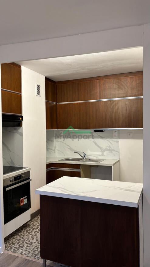 Appartement rénové balcon parking — photo 2
