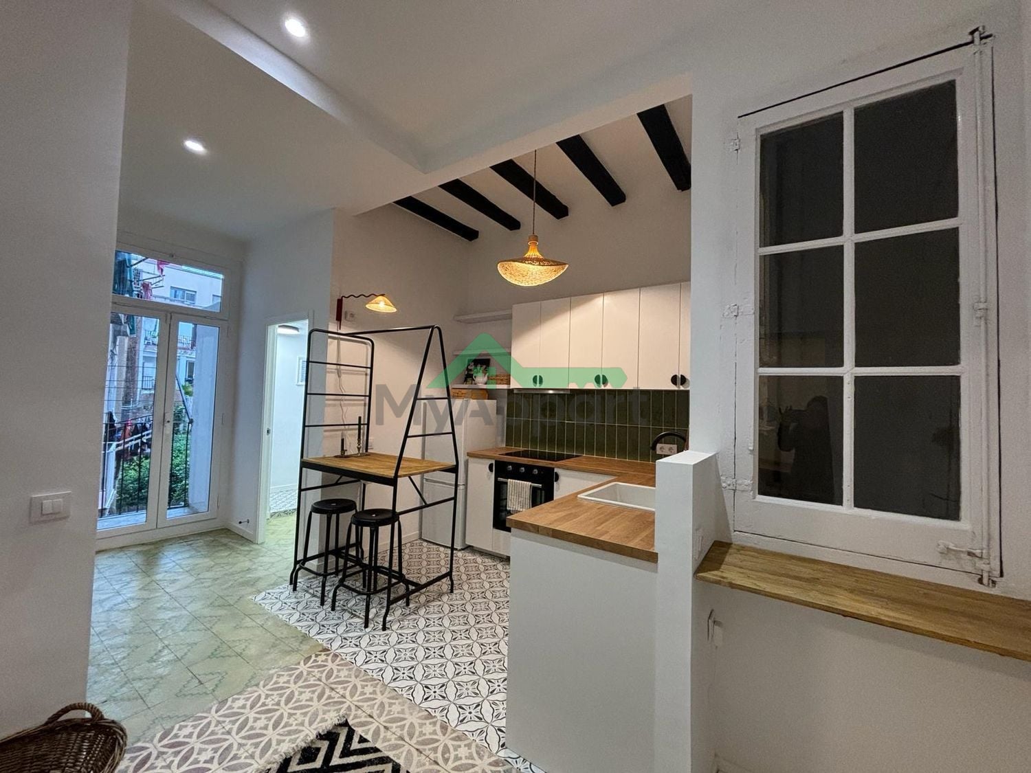 Piso amueblado con balcón — foto 1