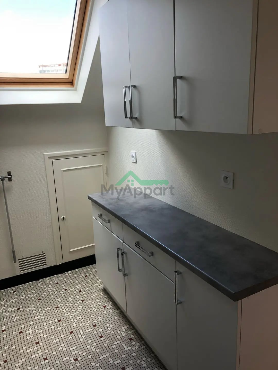 Appartement 2 pièces cuisine équipée parking — photo 7