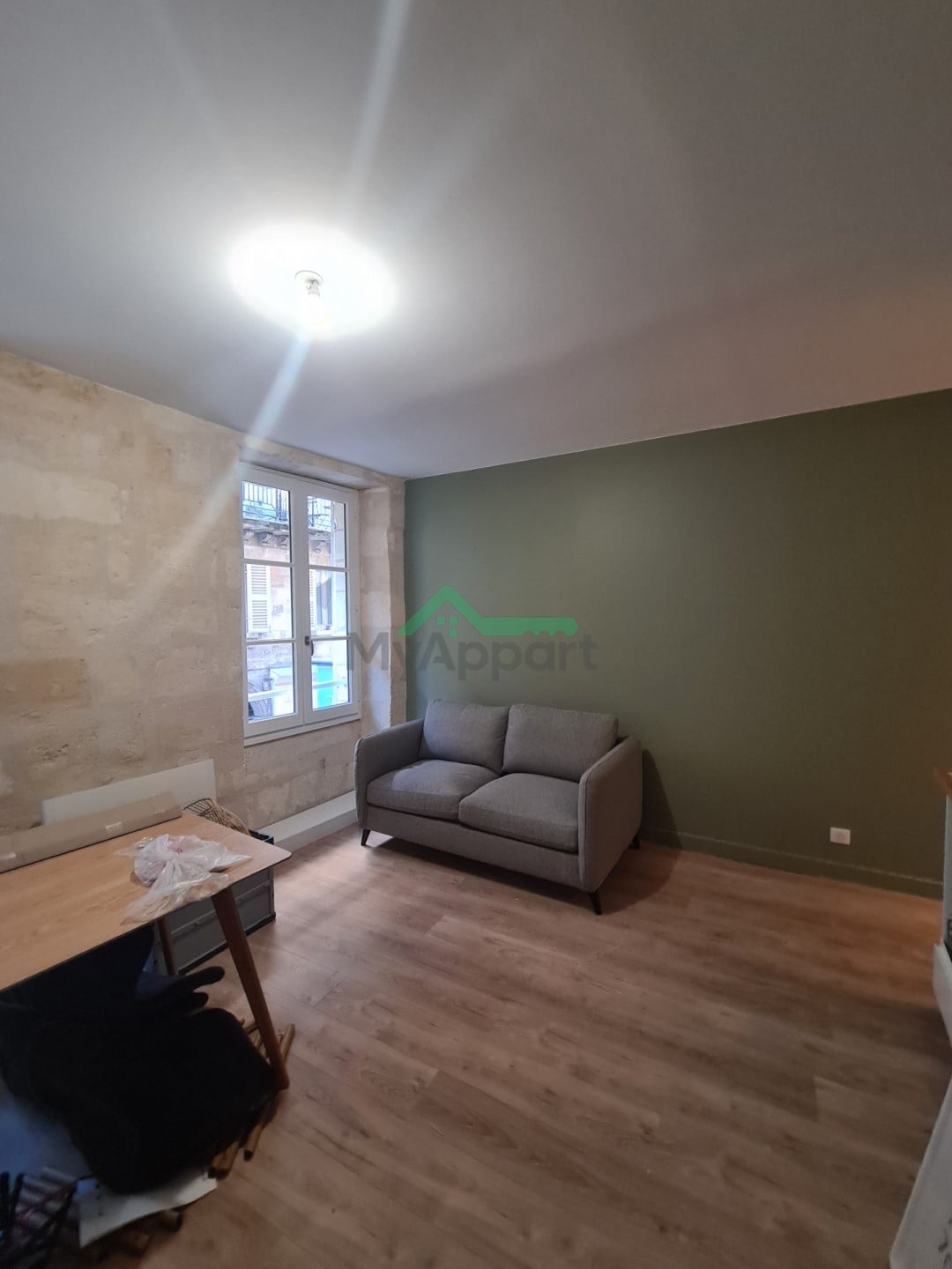 Location Studio 33,3 m² Bordeaux — photo 1