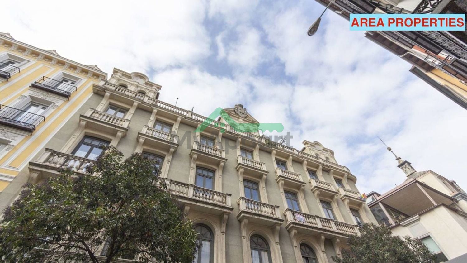 Piso reformado con terraza amueblada — foto 9
