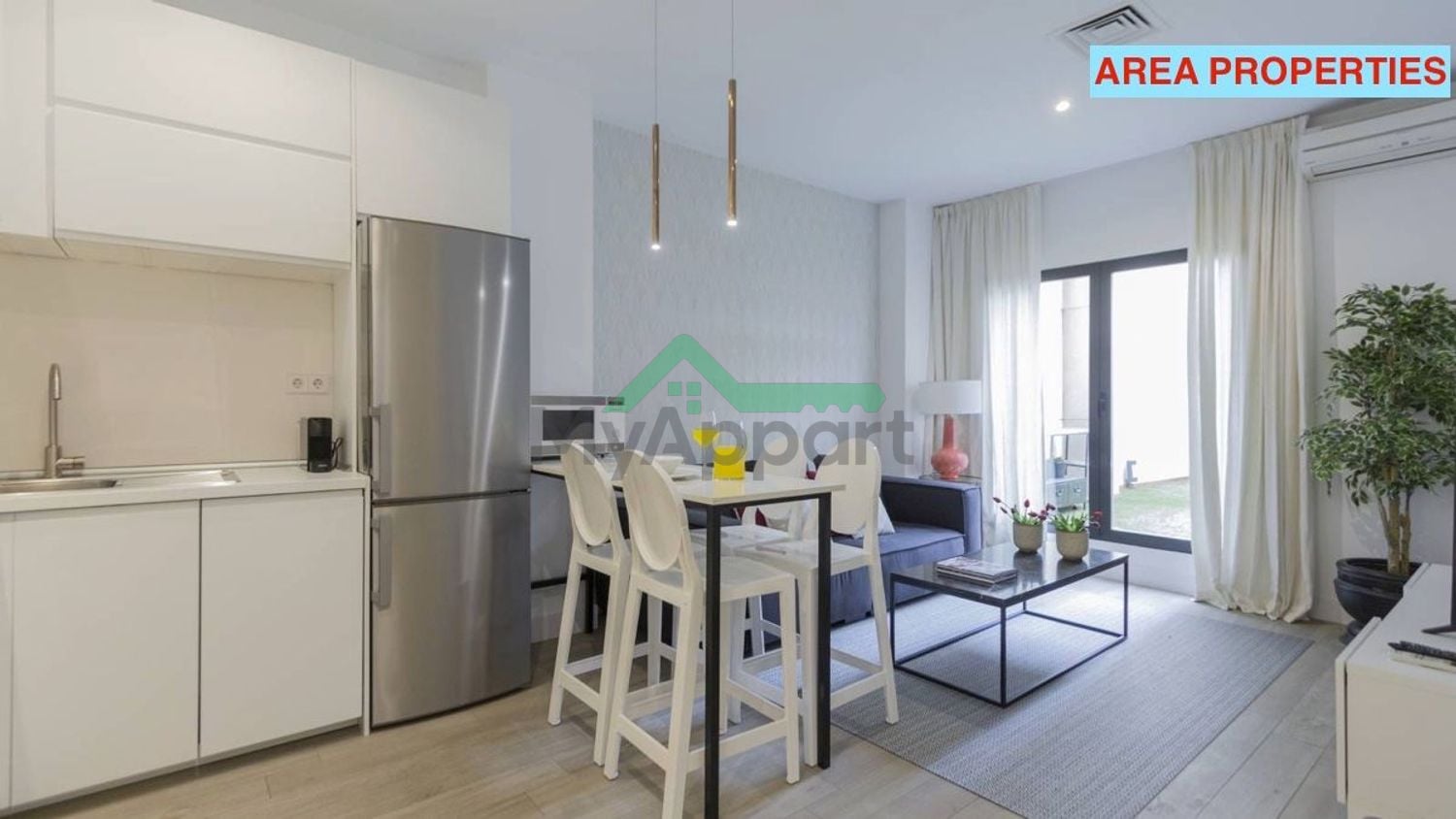Piso reformado con terraza amueblada — foto 2