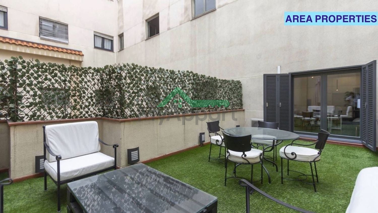 Piso reformado con terraza amueblada — foto 8