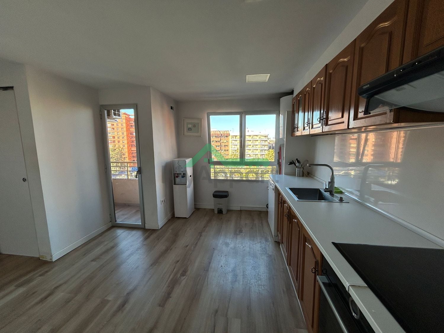 Piso reformado con balcones — foto 5