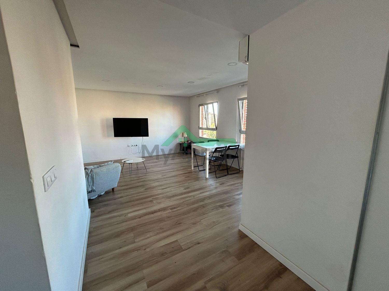 Piso reformado con balcones — foto 4