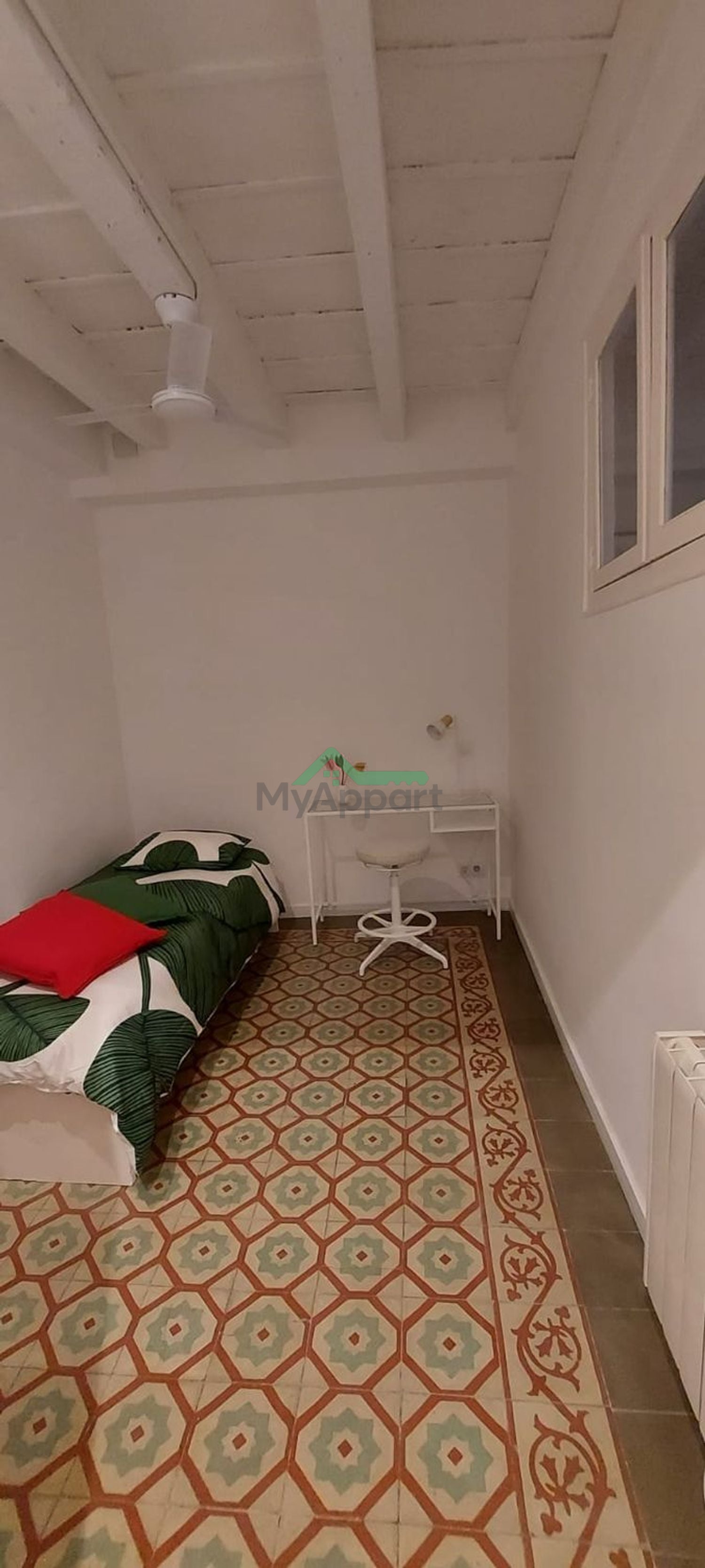 Piso reformado con balcón luminoso — foto 12
