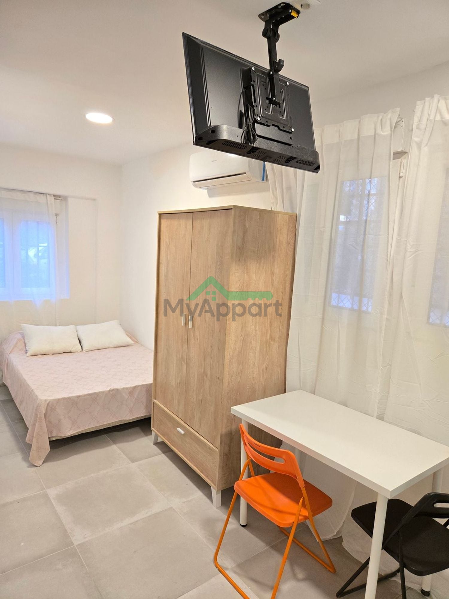 Estudio recién renovado amueblado — foto 7