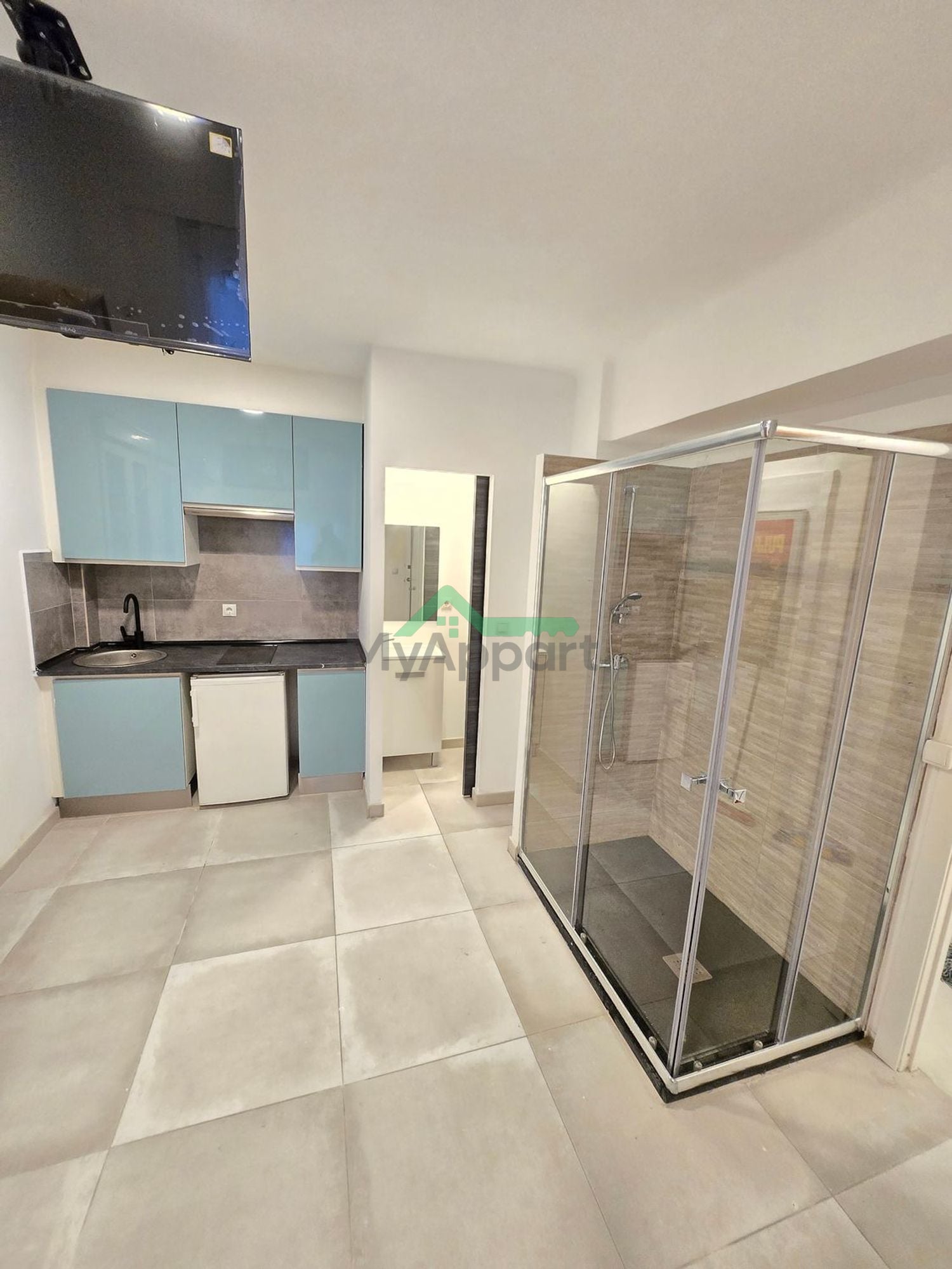 Estudio recién renovado amueblado — foto 4