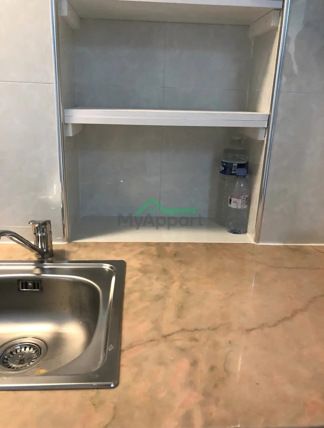 Studio meublé Paris 2ème étage — photo 2