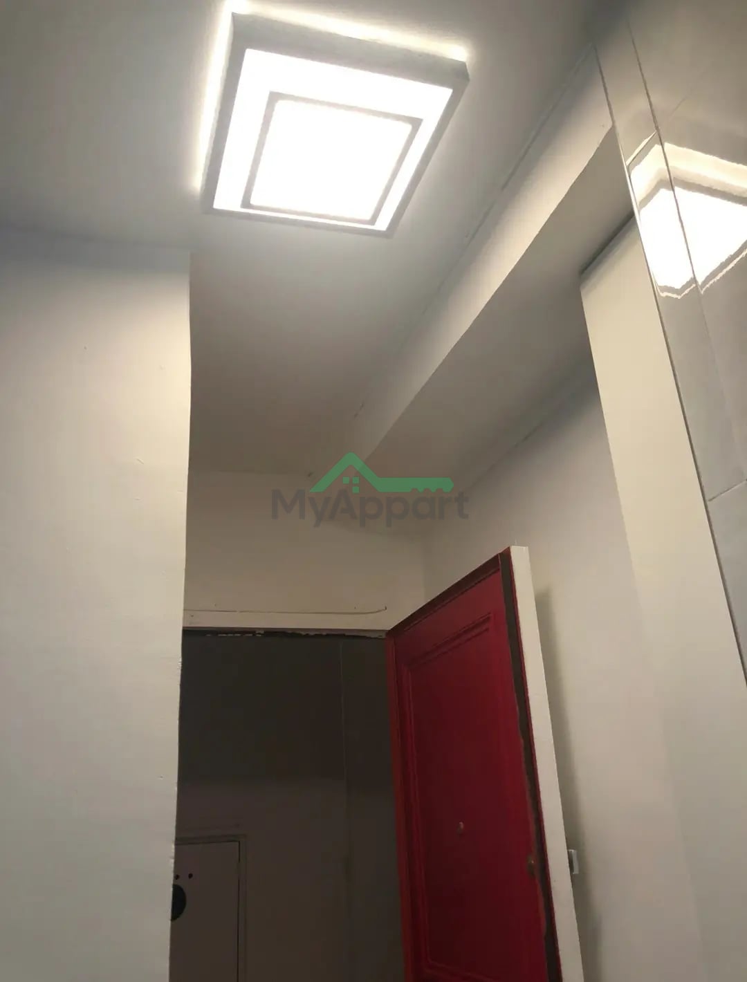 Studio meublé Paris 2ème étage — photo 1