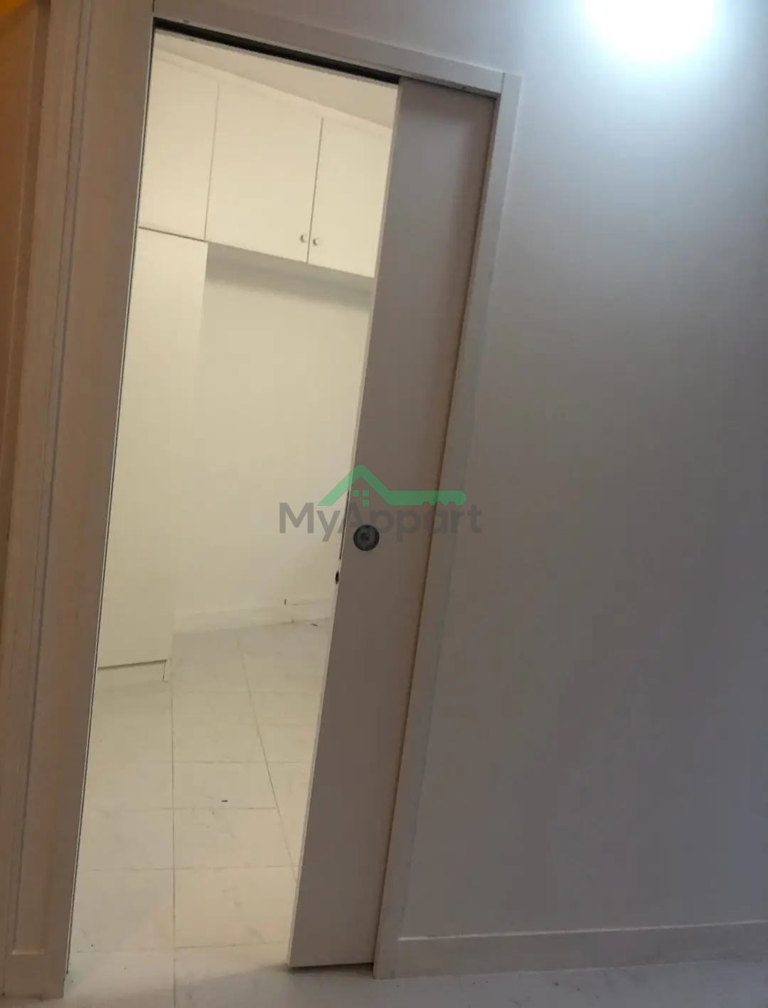 Studio meublé Paris 2ème étage — photo 9