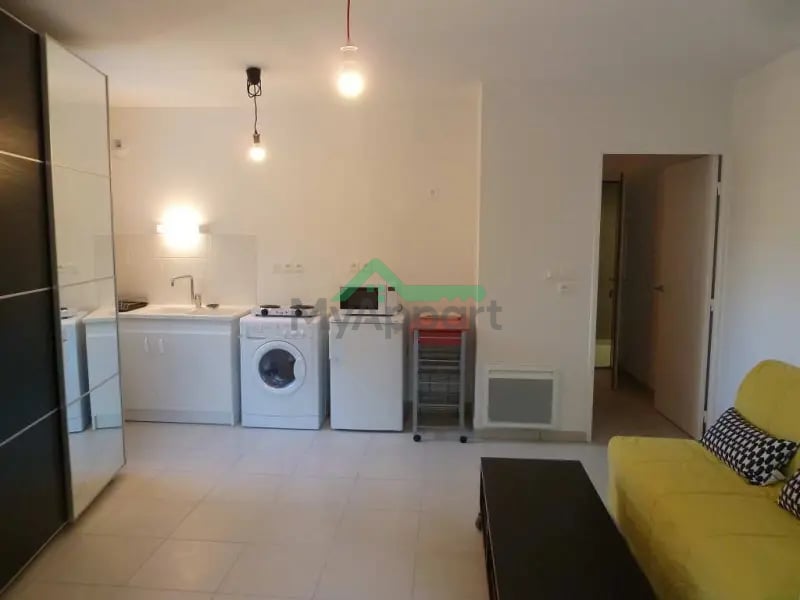 Studio meublé avec terrasse et parking — photo 3
