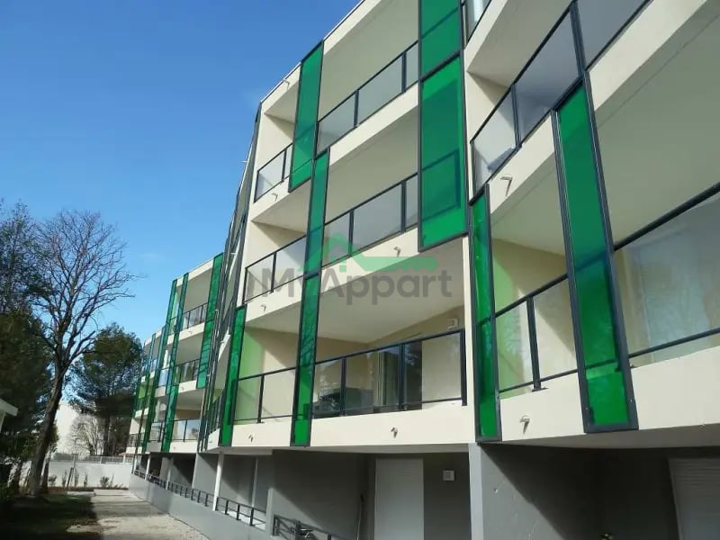 Studio meublé avec terrasse et parking — photo 9