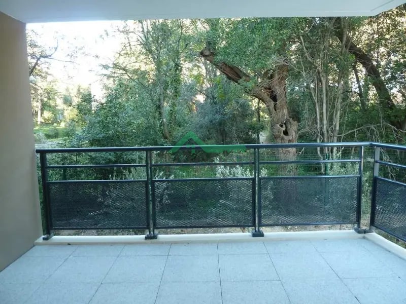 Studio meublé avec terrasse et parking — photo 5