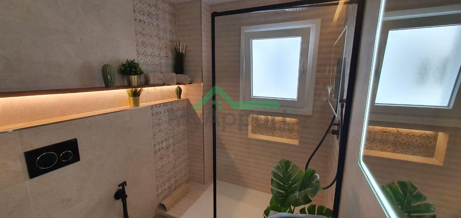 Piso reformado luminoso con terraza — foto 6