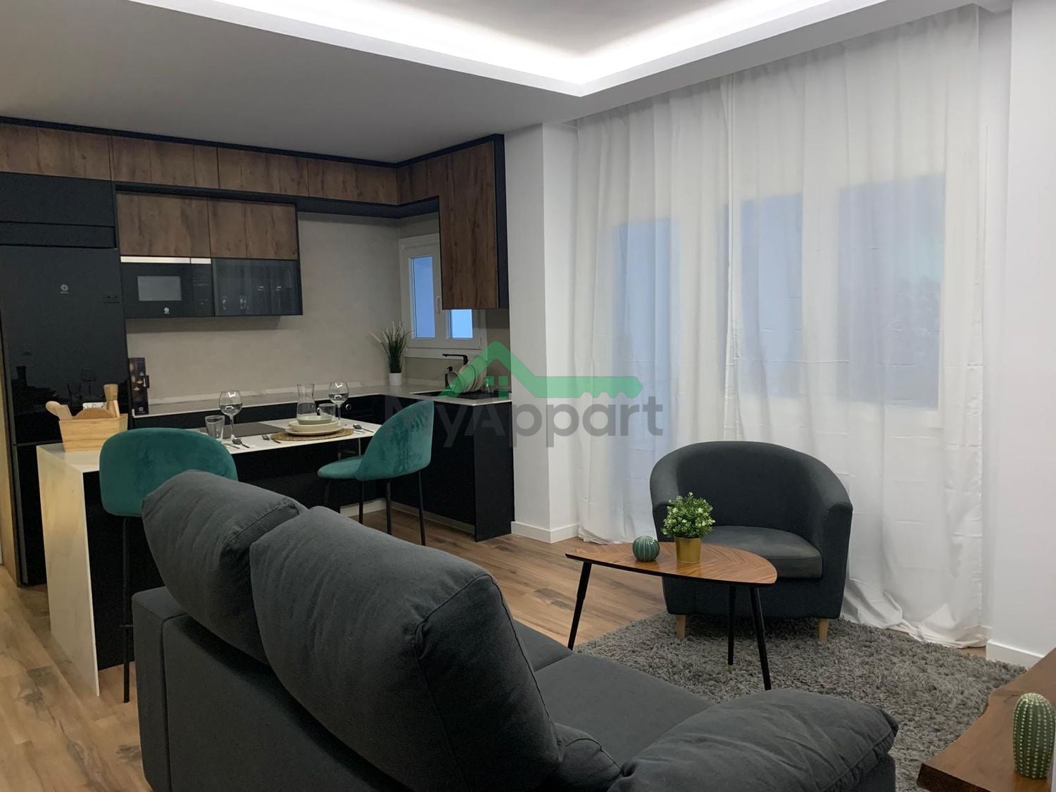 Piso reformado luminoso con terraza — foto 4
