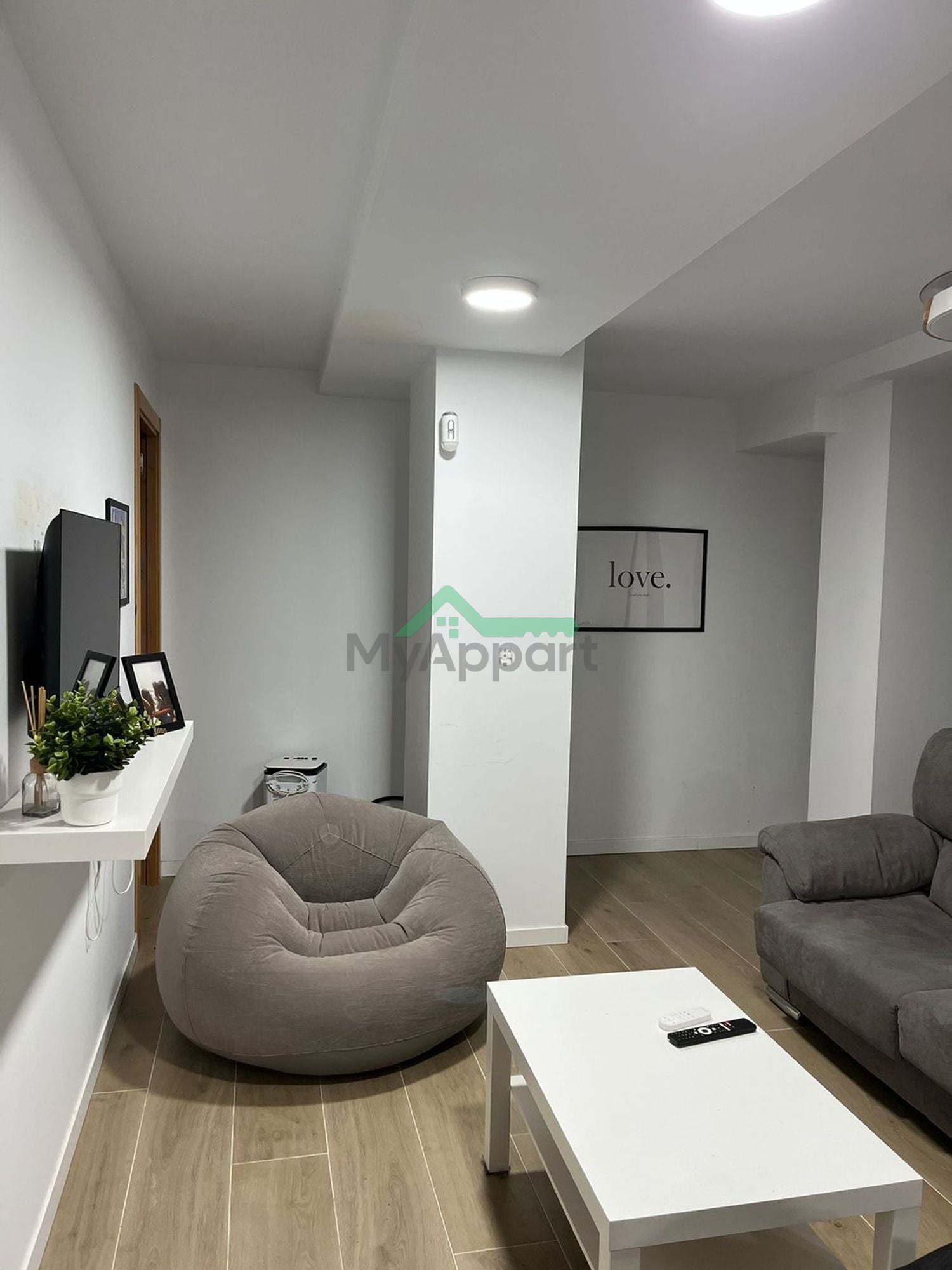 Piso estudiantes amueblado luminoso servicios incluidos — foto 3