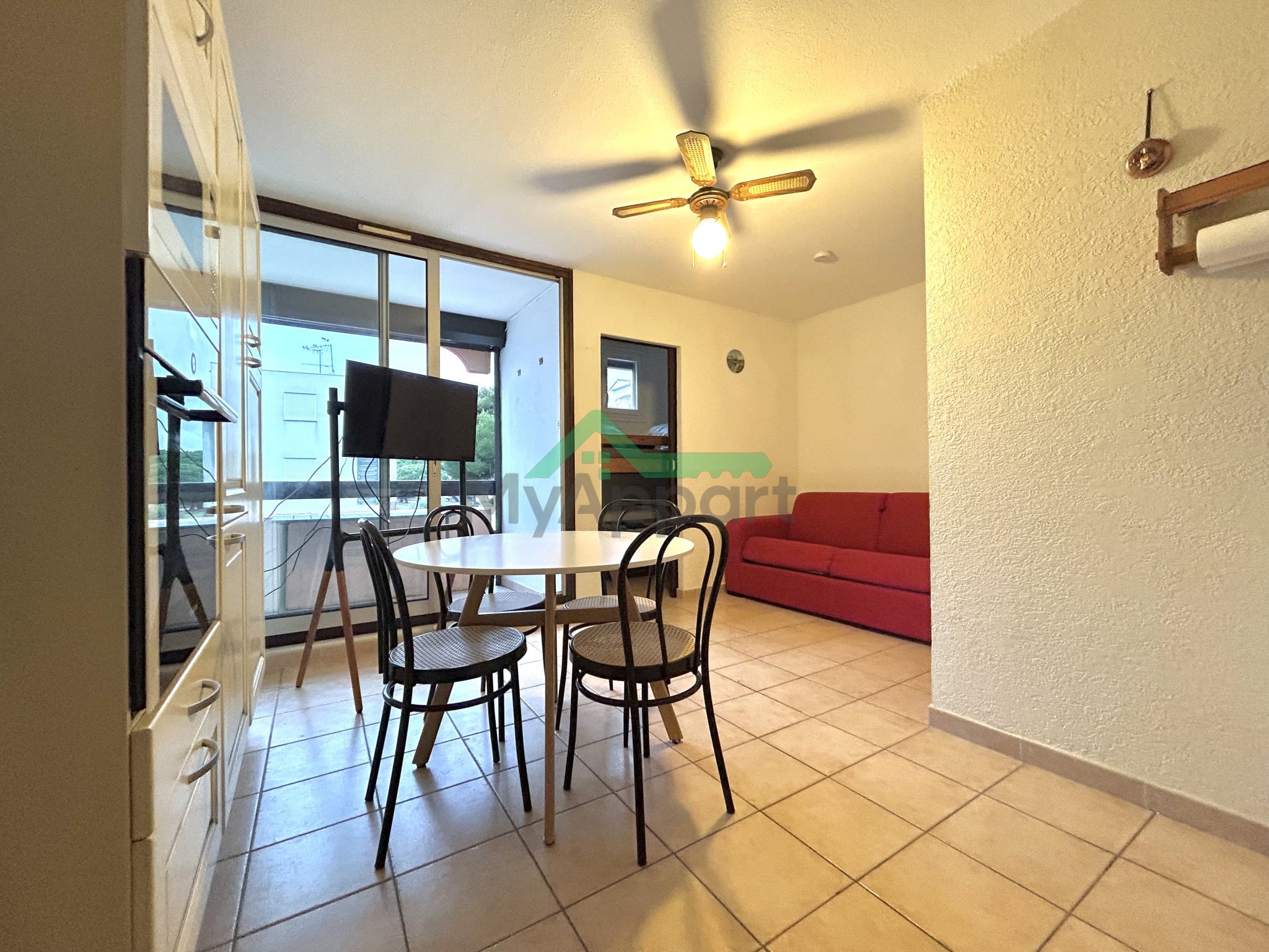 Studio meublé avec terrasse et parking à St Cyprien
