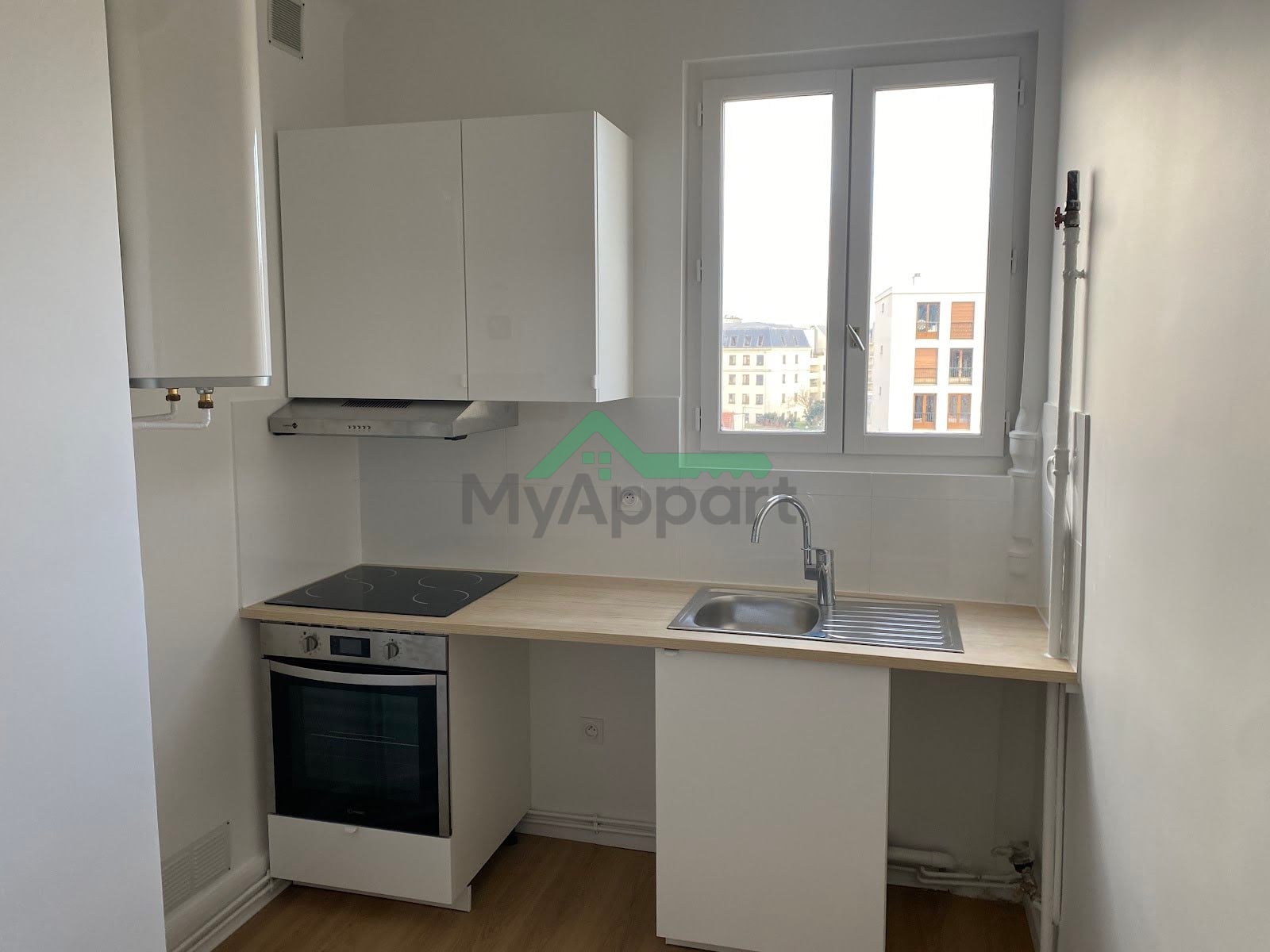 Appartement 2 pièces rénové étage élevé — photo 3