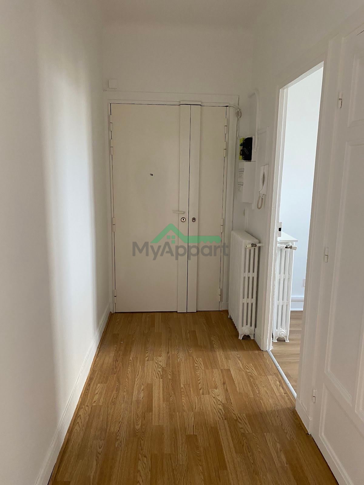 Appartement 2 pièces rénové étage élevé — photo 2
