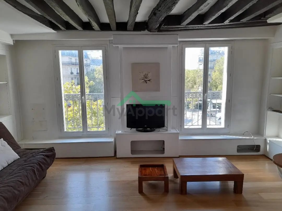 Studio rénové meublé balcon vue dégagée — photo 1