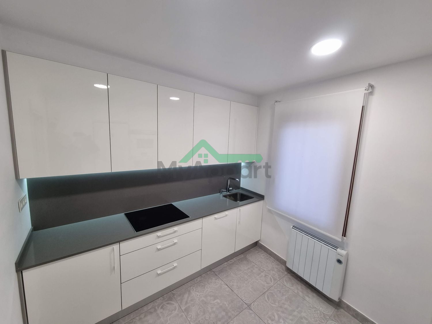 Piso céntrico reformado con balcón — foto 6