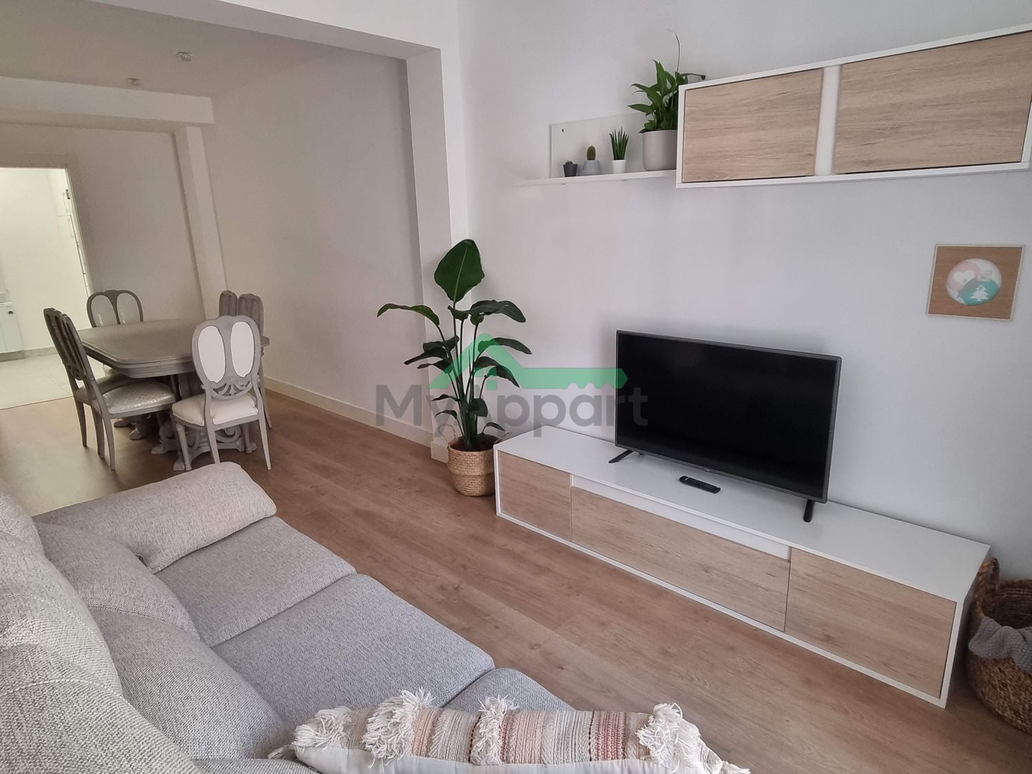 Piso céntrico reformado con balcón — foto 2