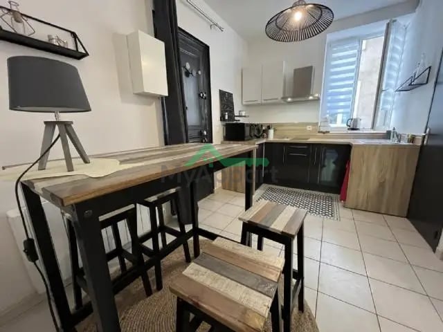 Appartement rénové meublé cuisine équipée — photo 2