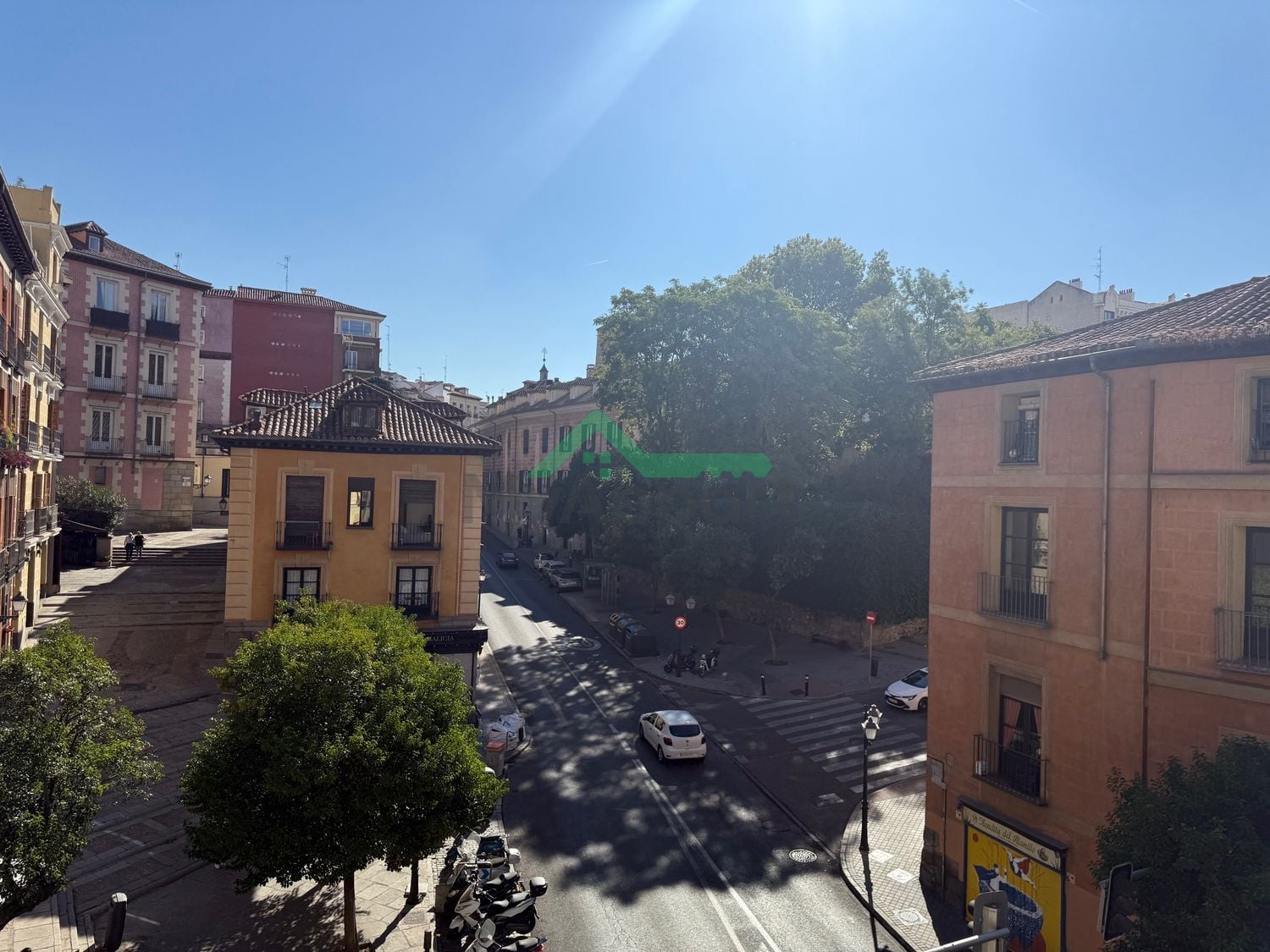 Piso señorial amueblado 6 balcones — foto 8
