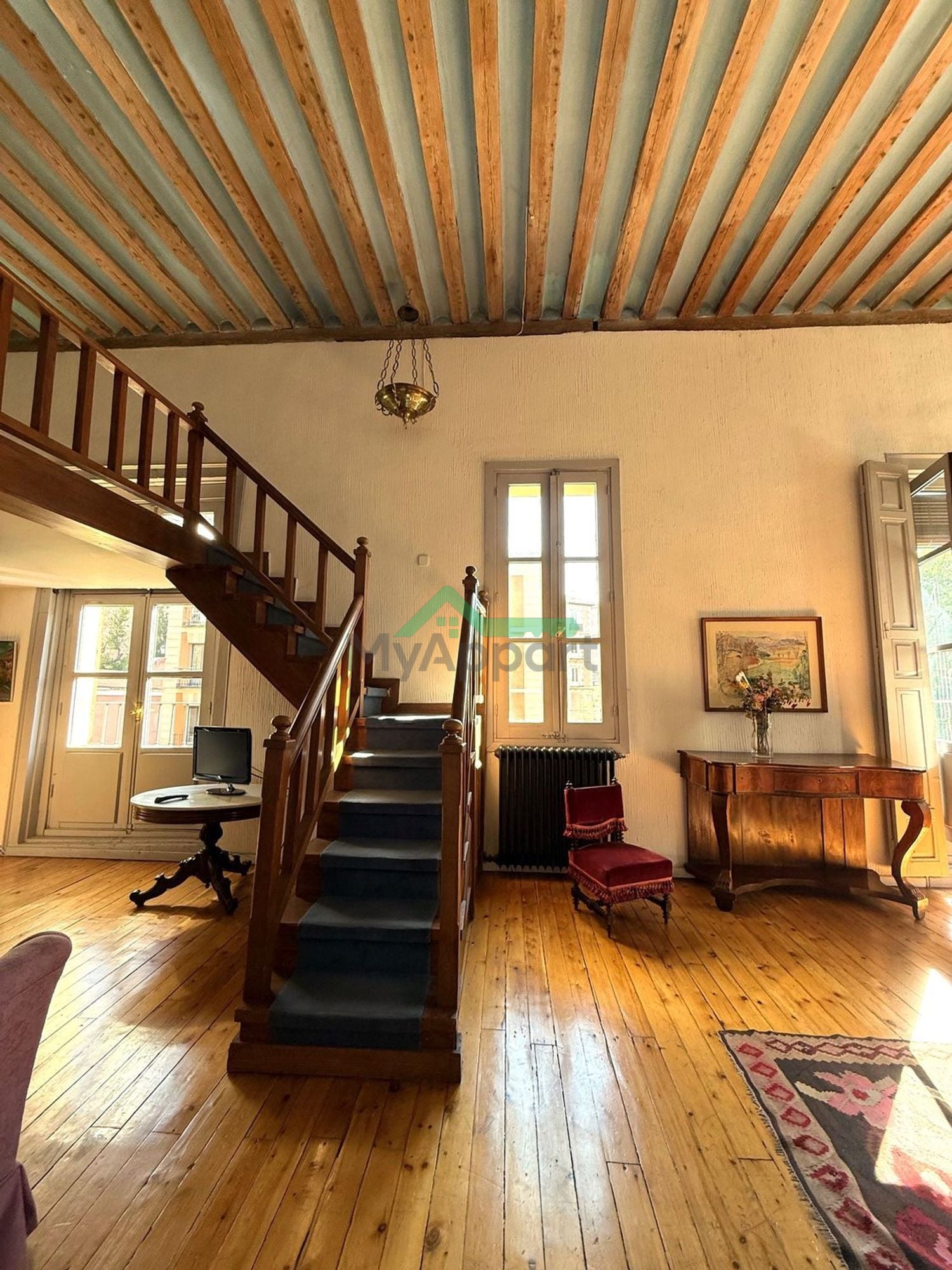 Piso señorial amueblado 6 balcones — foto 10