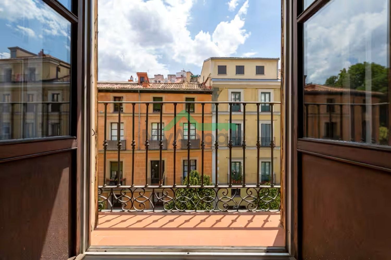 Piso señorial amueblado 6 balcones — foto 6