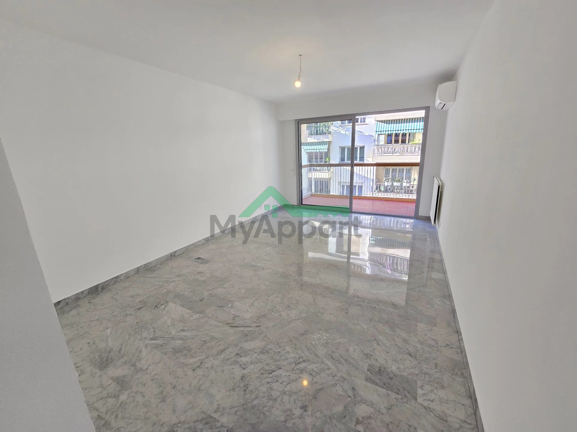 Appartement 2 pièces rénové terrasse — photo 2