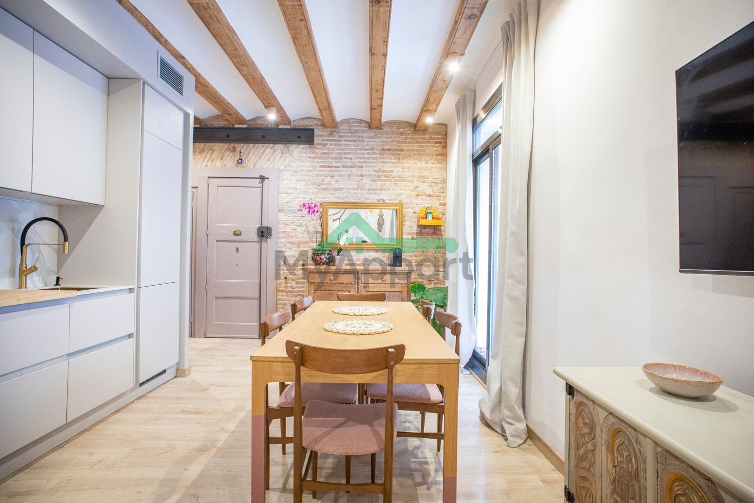 Apartamento amueblado balcón Born — foto 9
