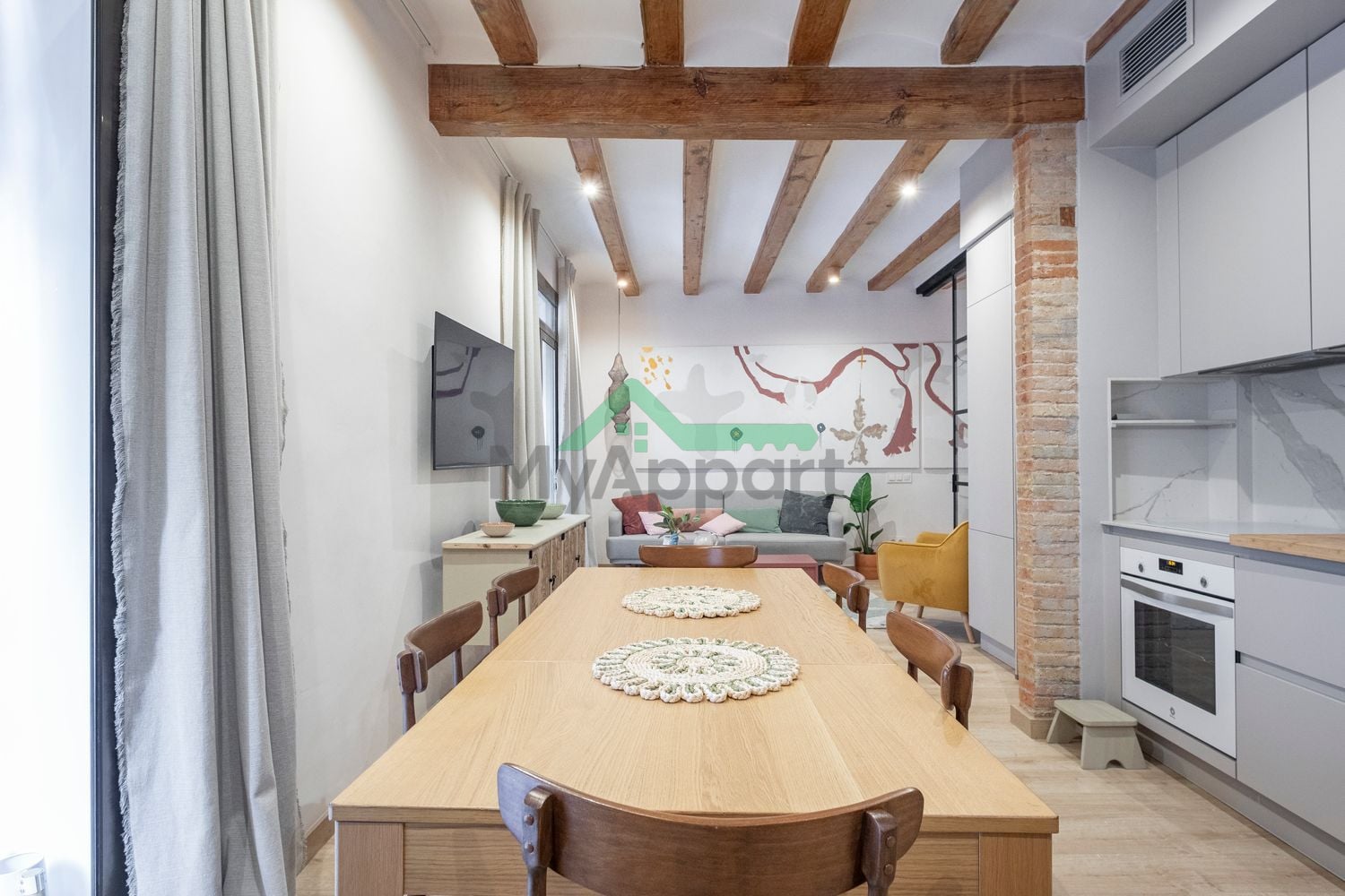 Apartamento amueblado balcón Born — foto 2