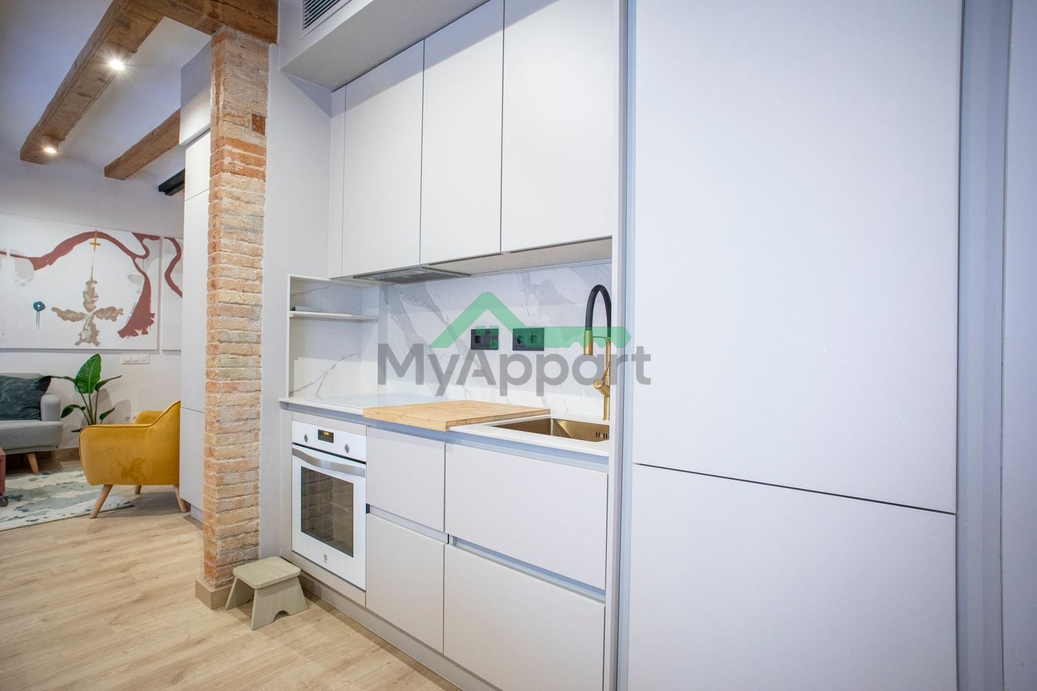 Apartamento amueblado balcón Born — foto 3