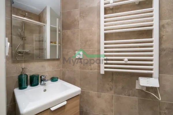 Magnifique studio meublé refait à neuf 20m² près de la place Bellecour — photo 6