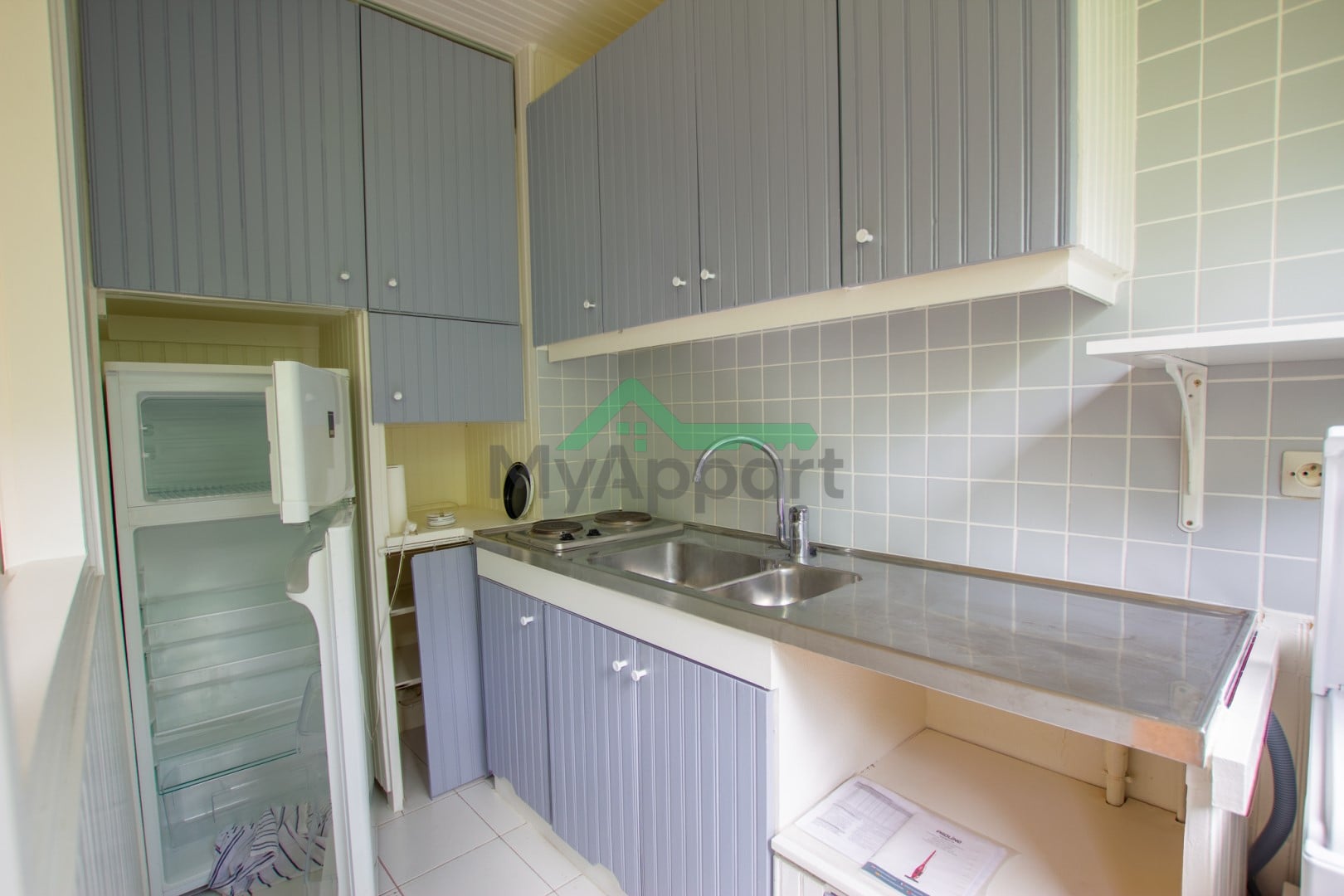 Location Studio 33 m² Paris 19ème - Secrétan — photo 2