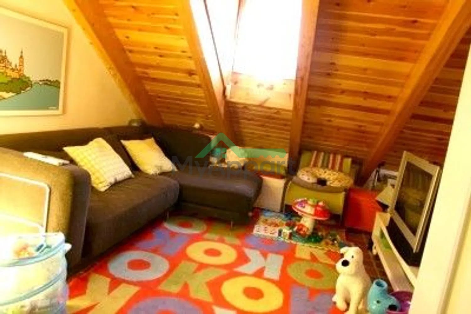 Apartamento abuhardillado amueblado soleado — foto 2